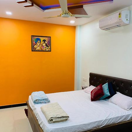 Manjushree Guest House اوجاين المظهر الخارجي الصورة