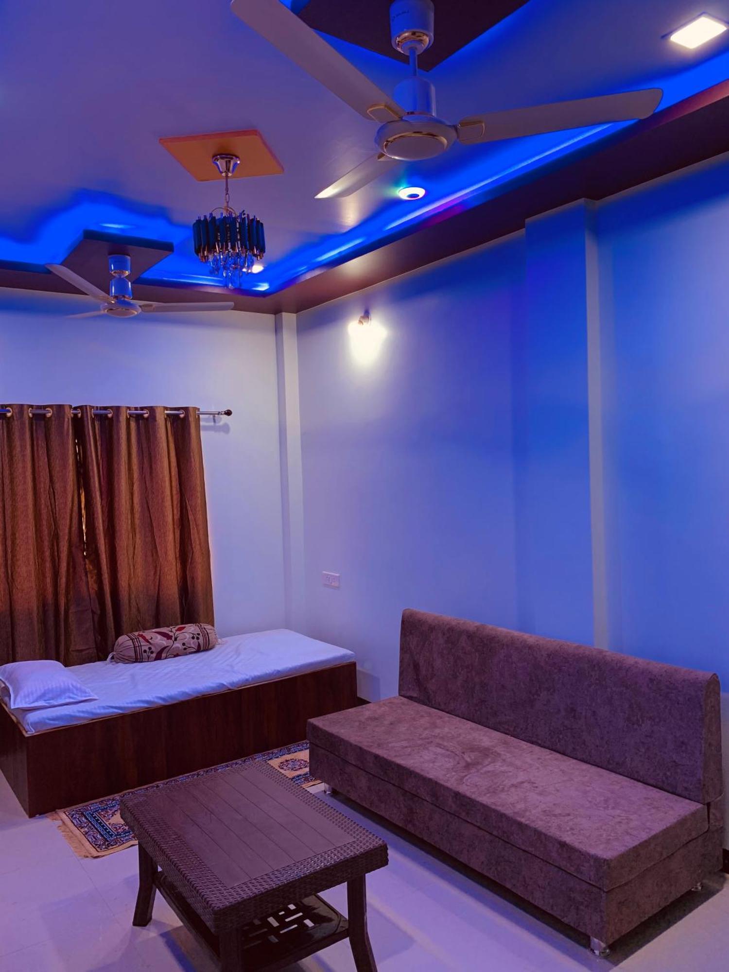 Manjushree Guest House اوجاين المظهر الخارجي الصورة