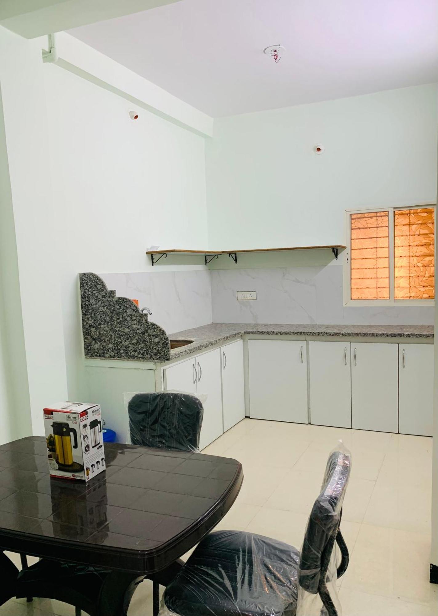 Manjushree Guest House اوجاين المظهر الخارجي الصورة